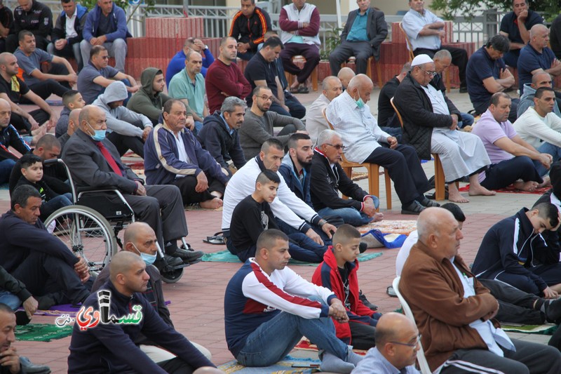 فيديو: شعائر  صلاة  وخطبة عيد الفطر  من مسجد صلاح الدين والشيخ اشرف عيسى يؤكد : حال مجتمعنا لا يُبشر بخير ... العنف والجريمة احتلا عقول شبابنا لبعدهم عن دينهم       